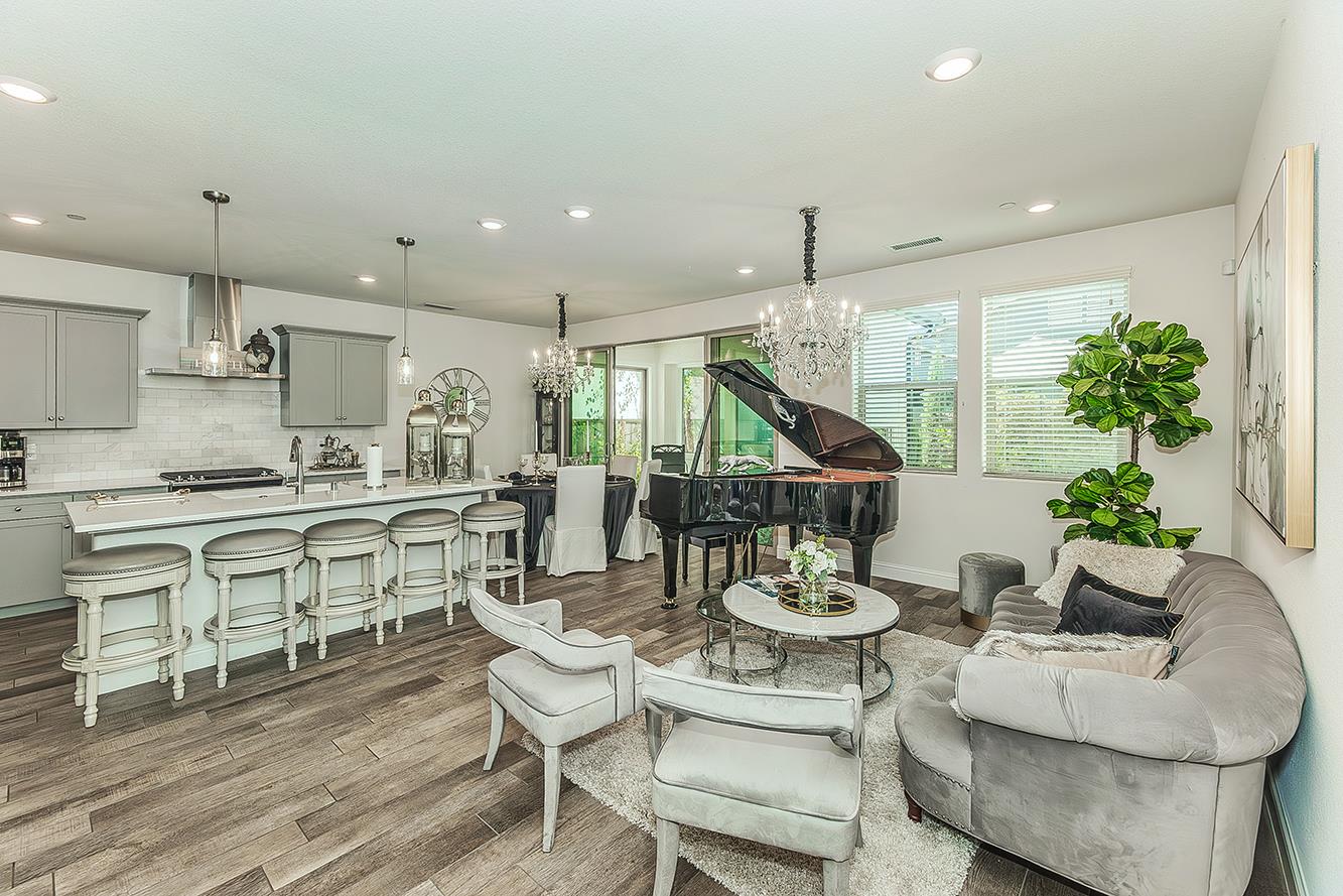 1363 E Via Prato Dr, Fresno, CA 93730