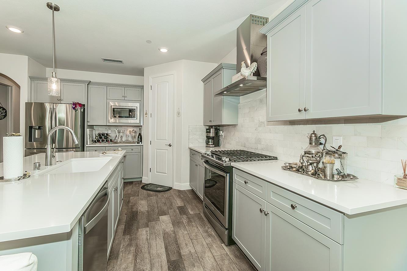 1363 E Via Prato Dr, Fresno, CA 93730