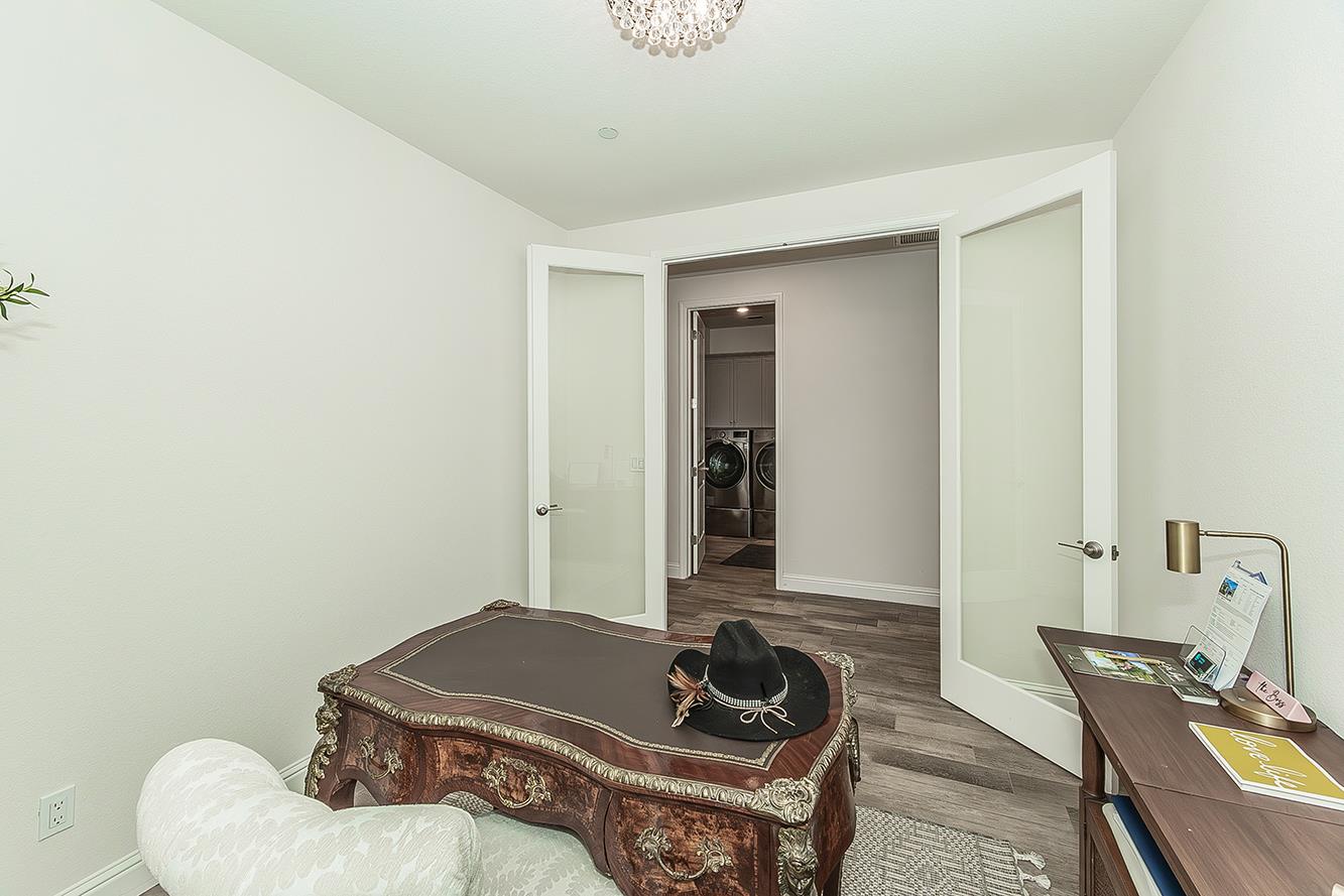 1363 E Via Prato Dr, Fresno, CA 93730