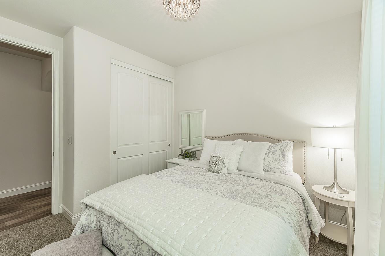 1363 E Via Prato Dr, Fresno, CA 93730