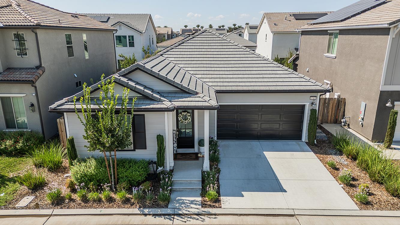 1363 E Via Prato Dr, Fresno, CA 93730