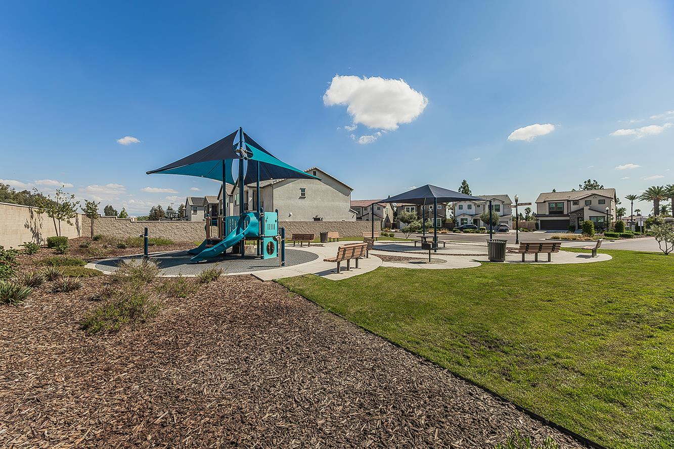 1363 E Via Prato Dr, Fresno, CA 93730