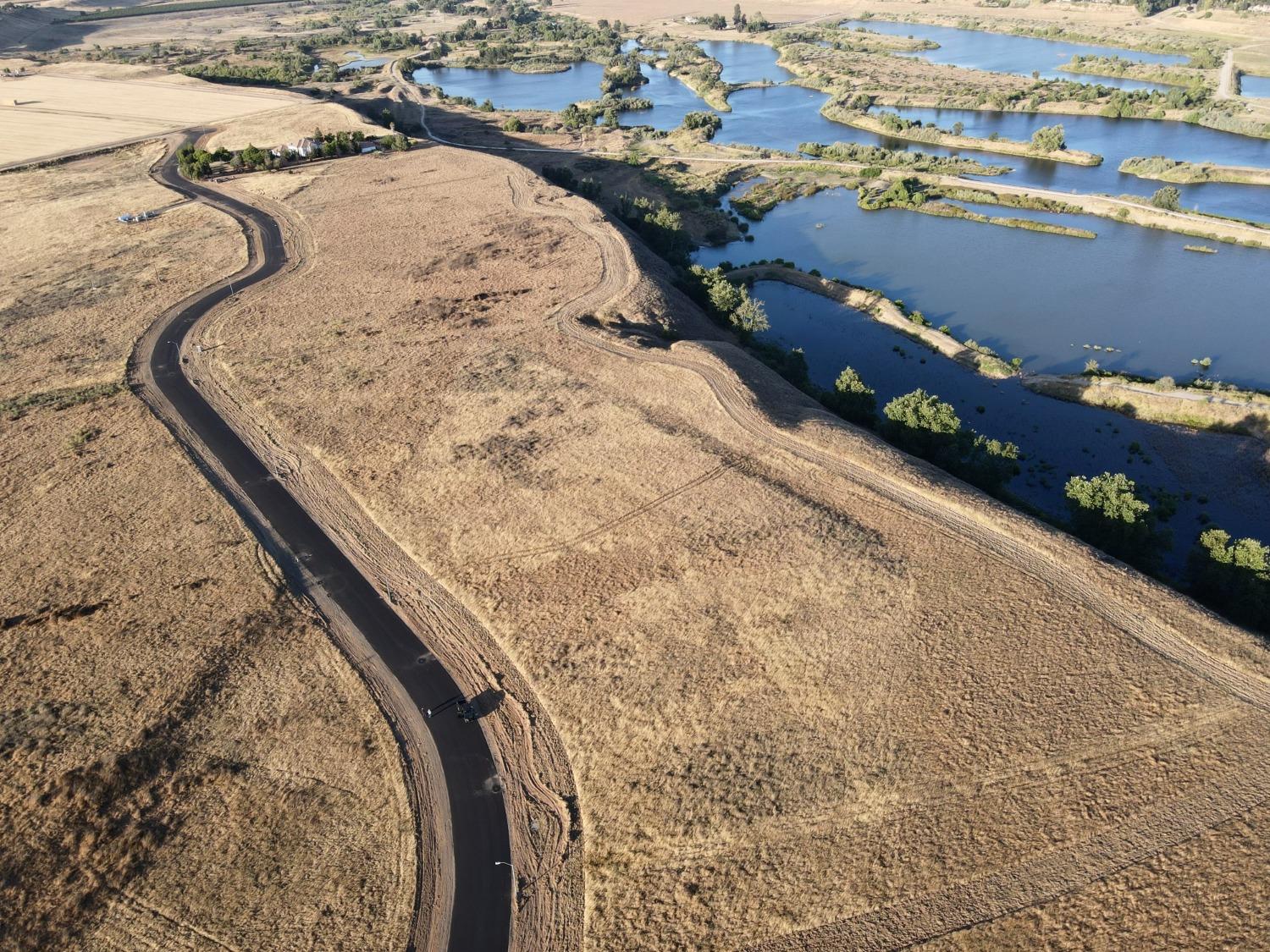 1 River Estate Dr, Madera, CA 93636