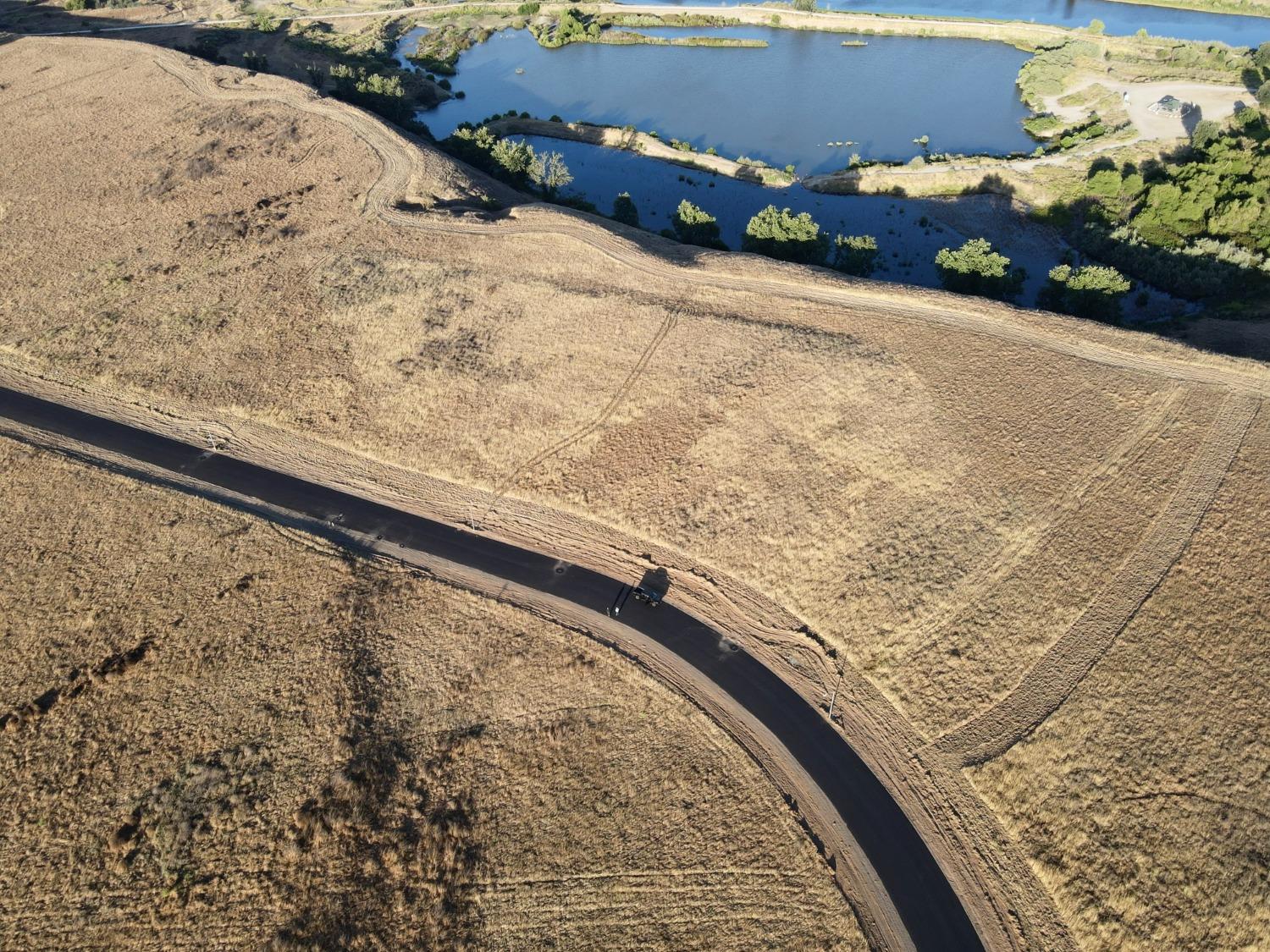 1 River Estate Dr, Madera, CA 93636