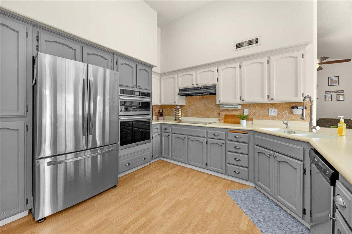 2562 Mesa Ave, Clovis, CA 93611