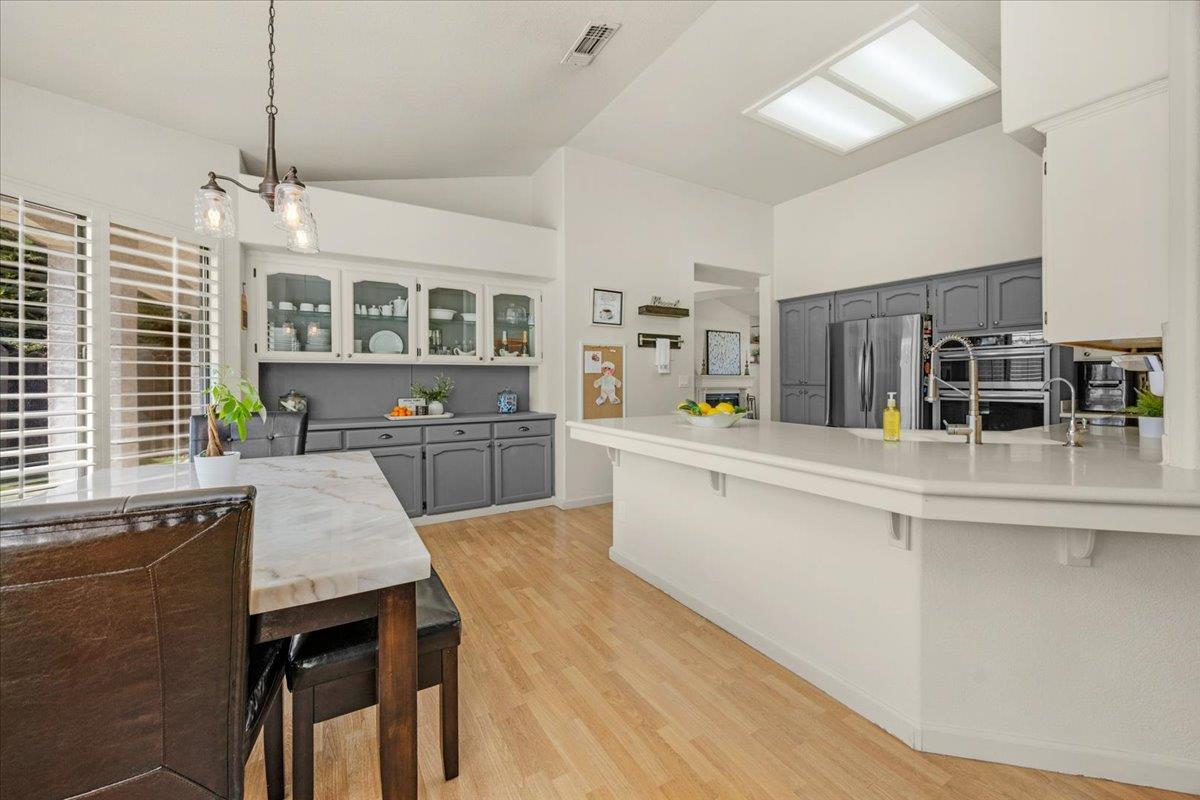 2562 Mesa Ave, Clovis, CA 93611