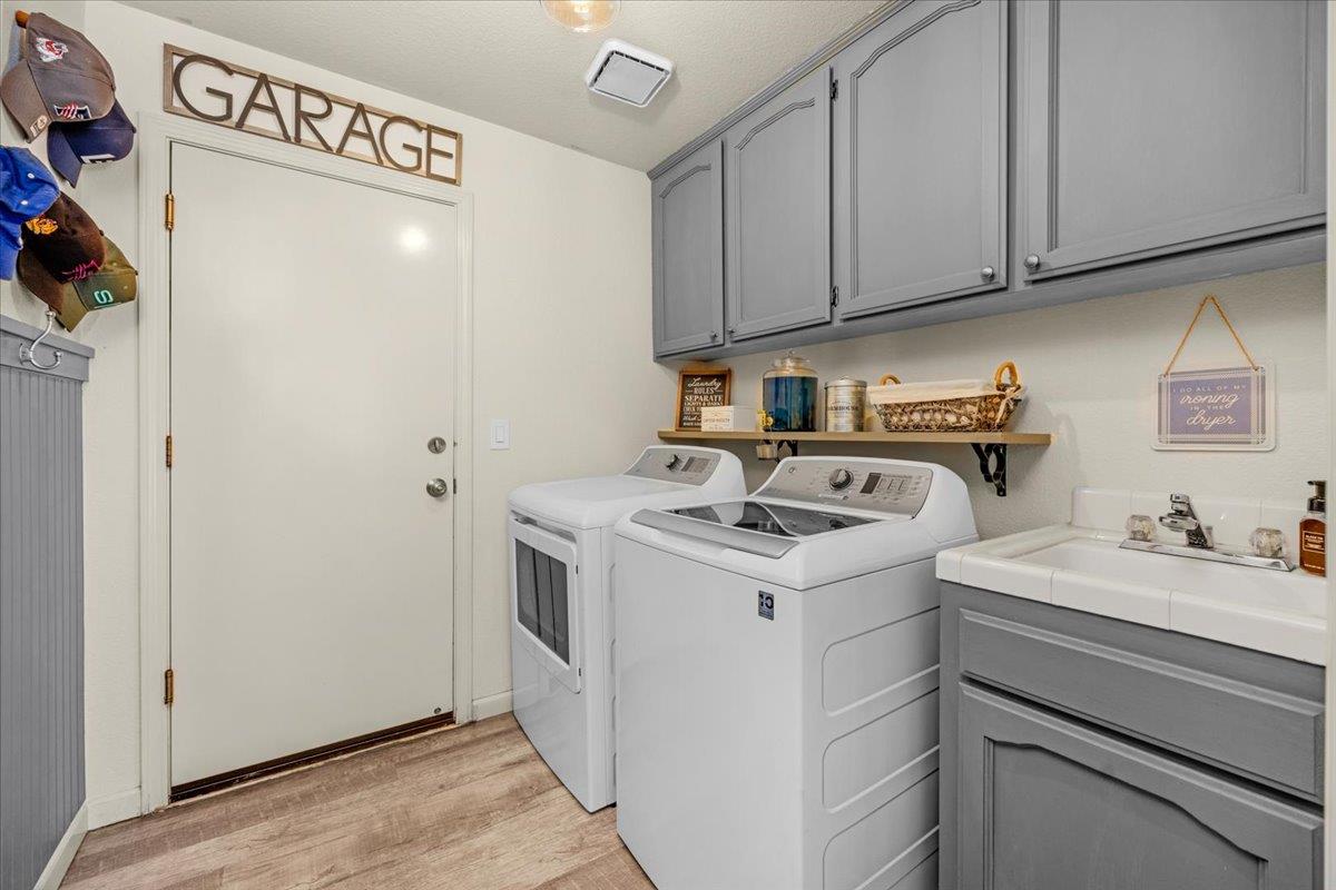 2562 Mesa Ave, Clovis, CA 93611