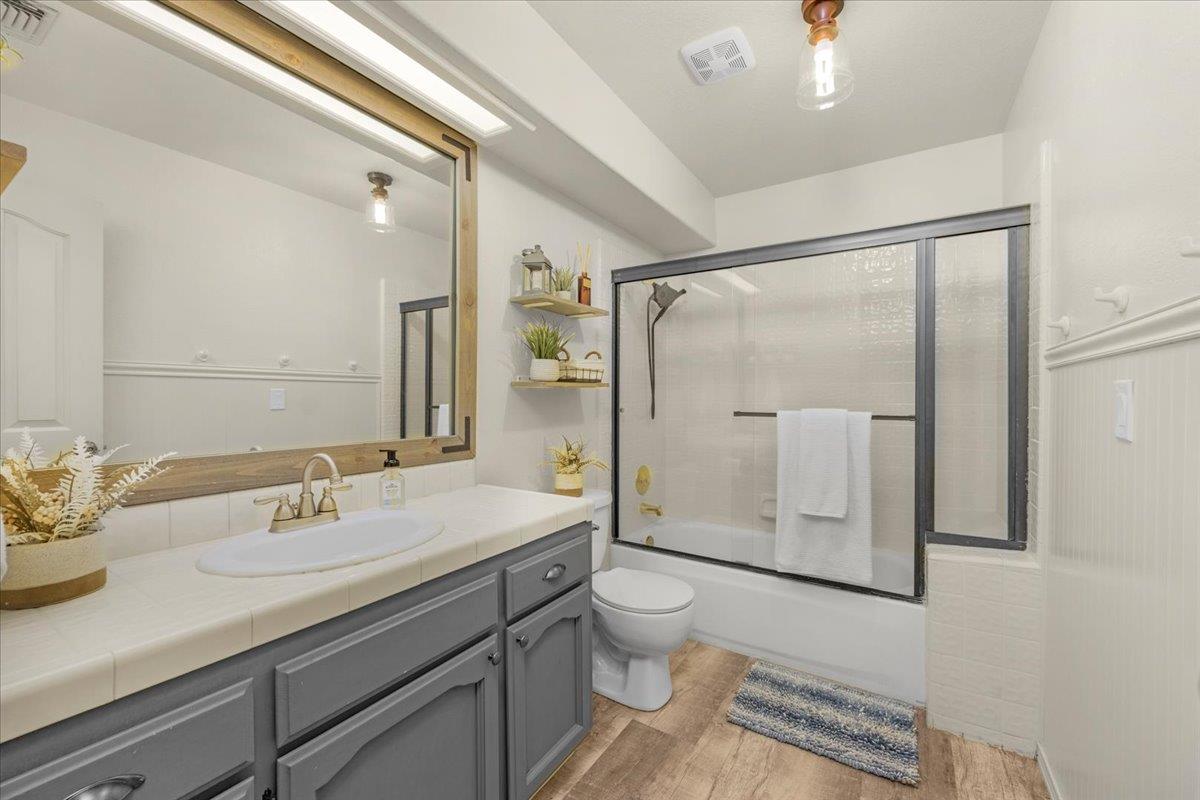 2562 Mesa Ave, Clovis, CA 93611