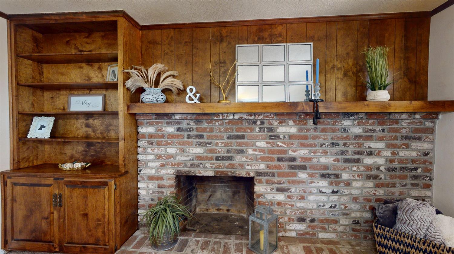 188 Lyon, Sanger, CA 93657