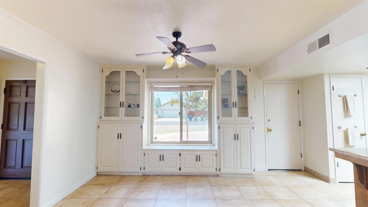 188 Lyon, Sanger, CA 93657