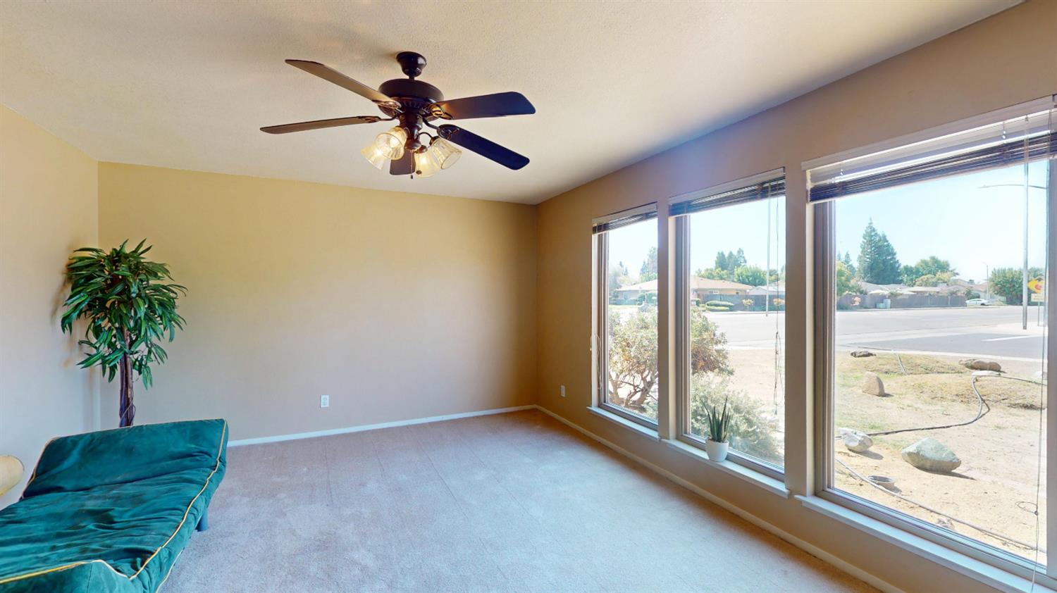 188 Lyon, Sanger, CA 93657