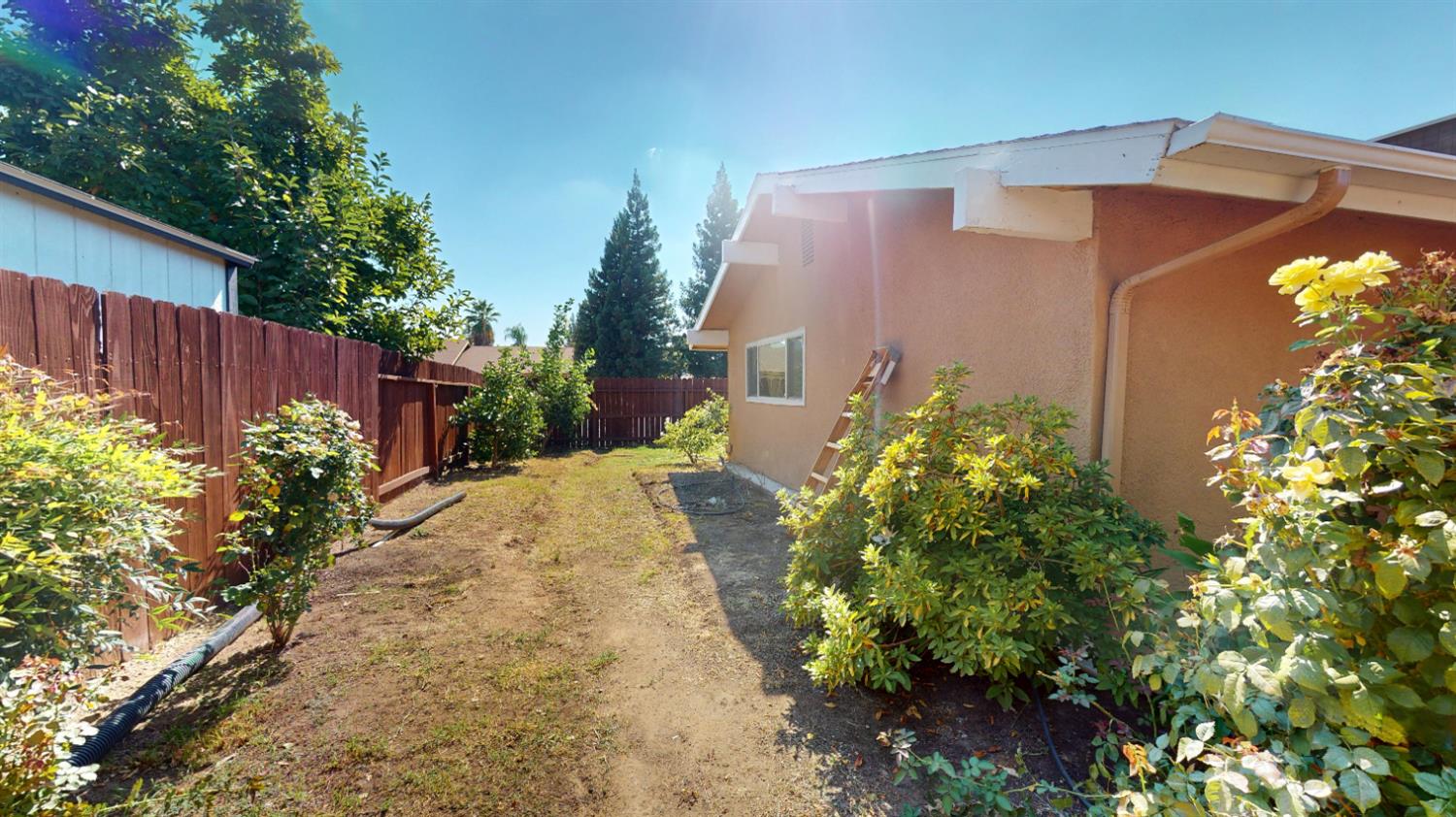 188 Lyon, Sanger, CA 93657