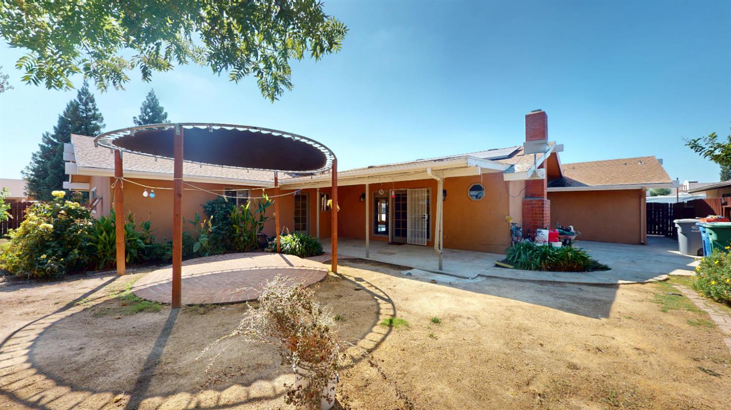 188 Lyon, Sanger, CA 93657