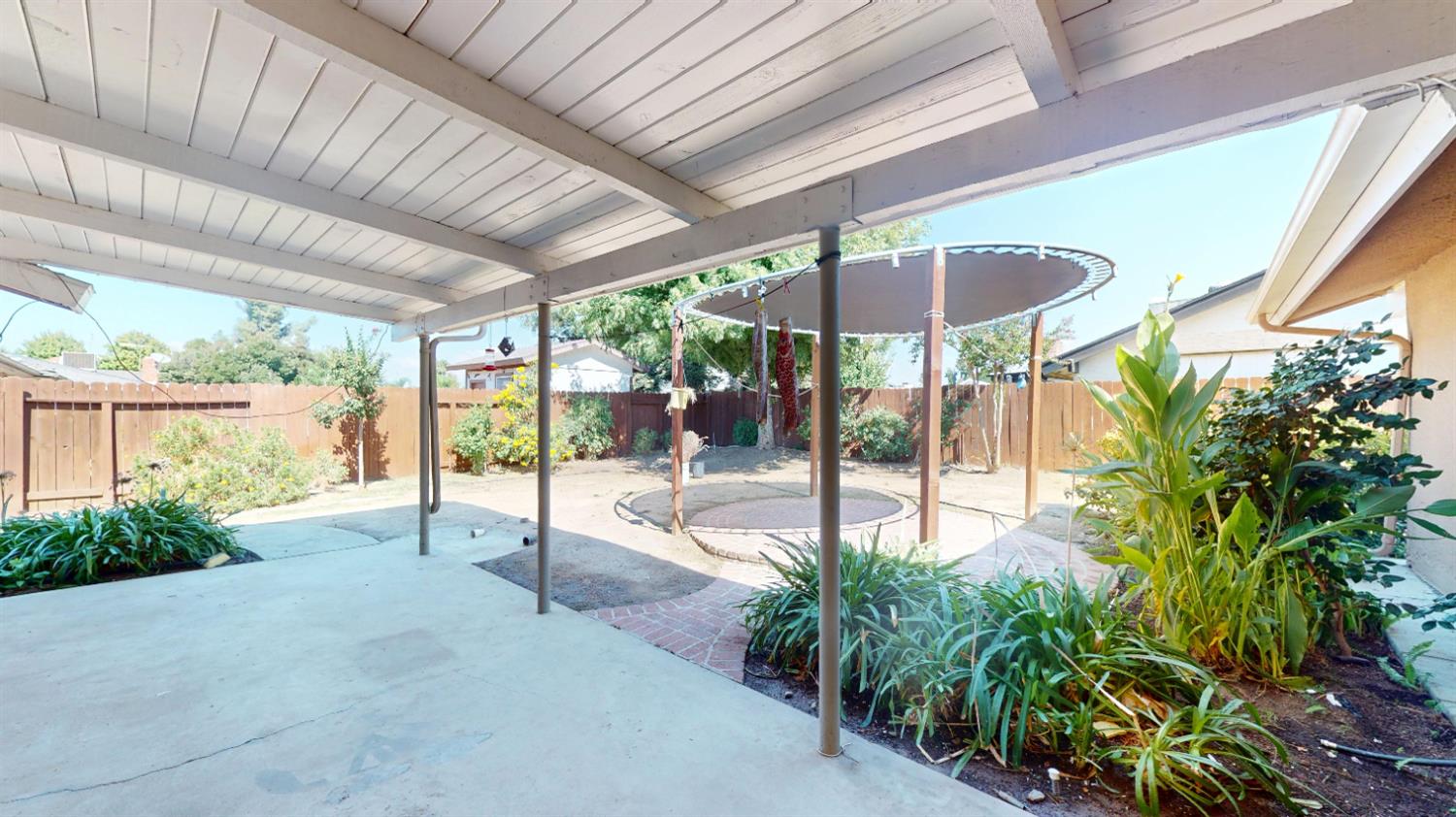 188 Lyon, Sanger, CA 93657