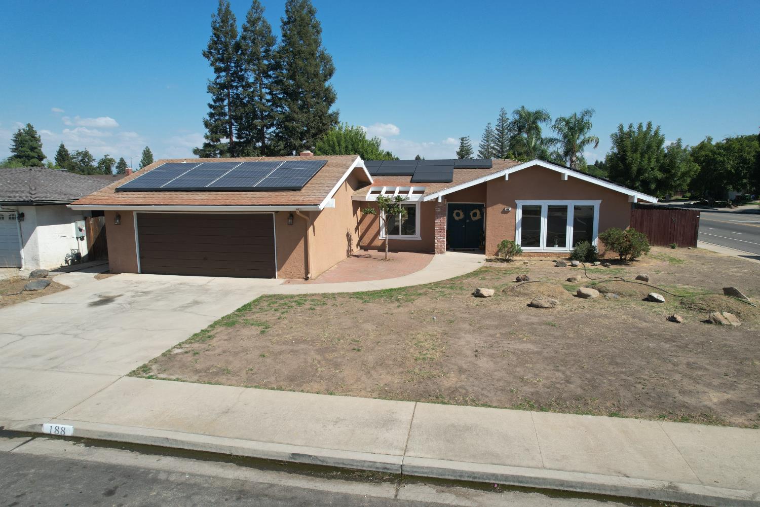 188 Lyon, Sanger, CA 93657