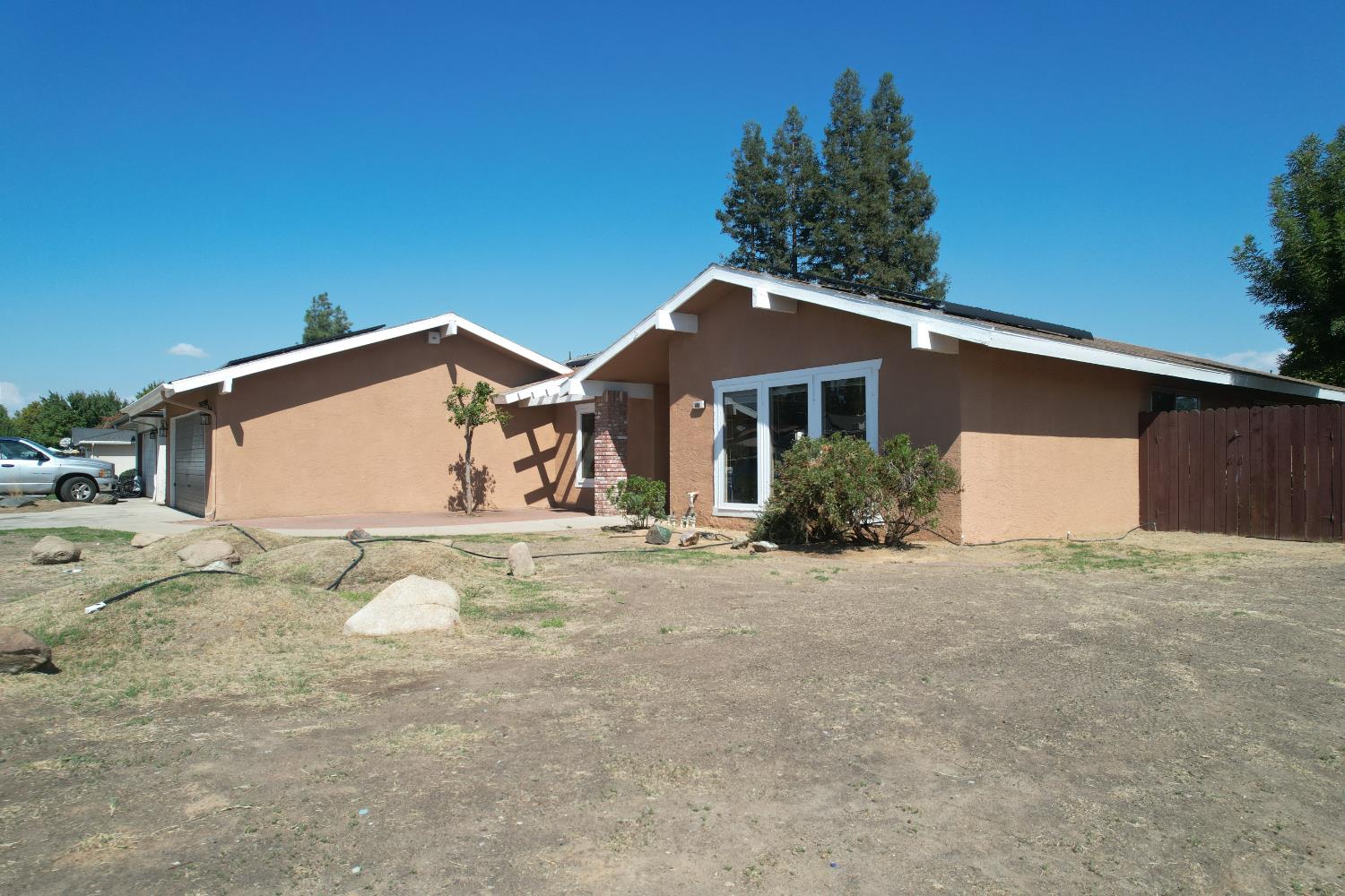 188 Lyon, Sanger, CA 93657