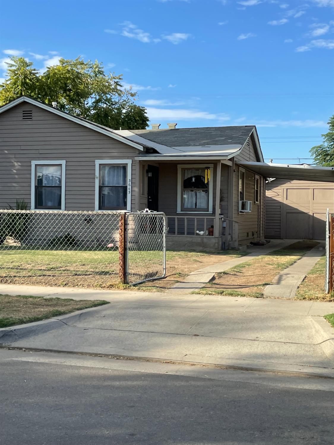 3645 E Hamilton Ave, Fresno, CA 93702