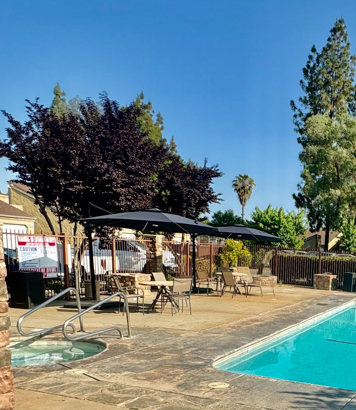 7166 N Fruit Ave #160, Fresno, CA 93711