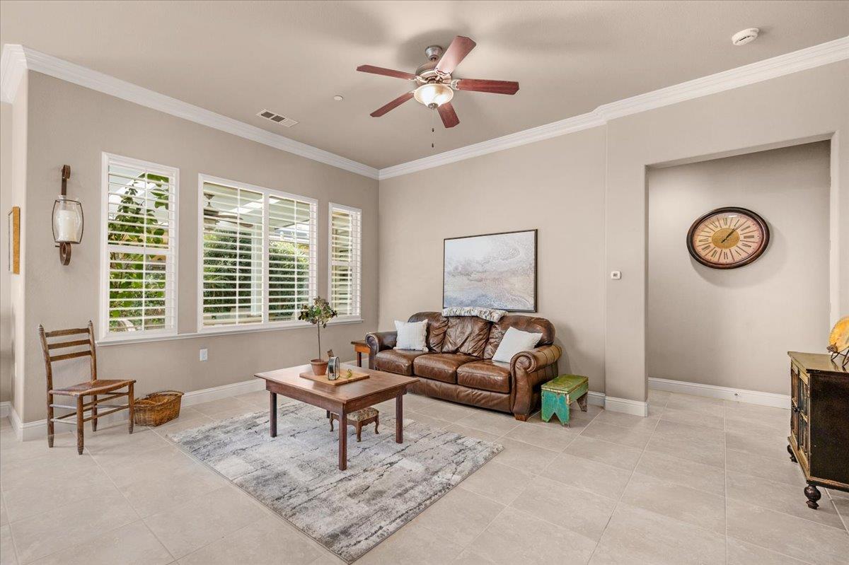 5649 N Romeo Ln, Fresno, CA 93711