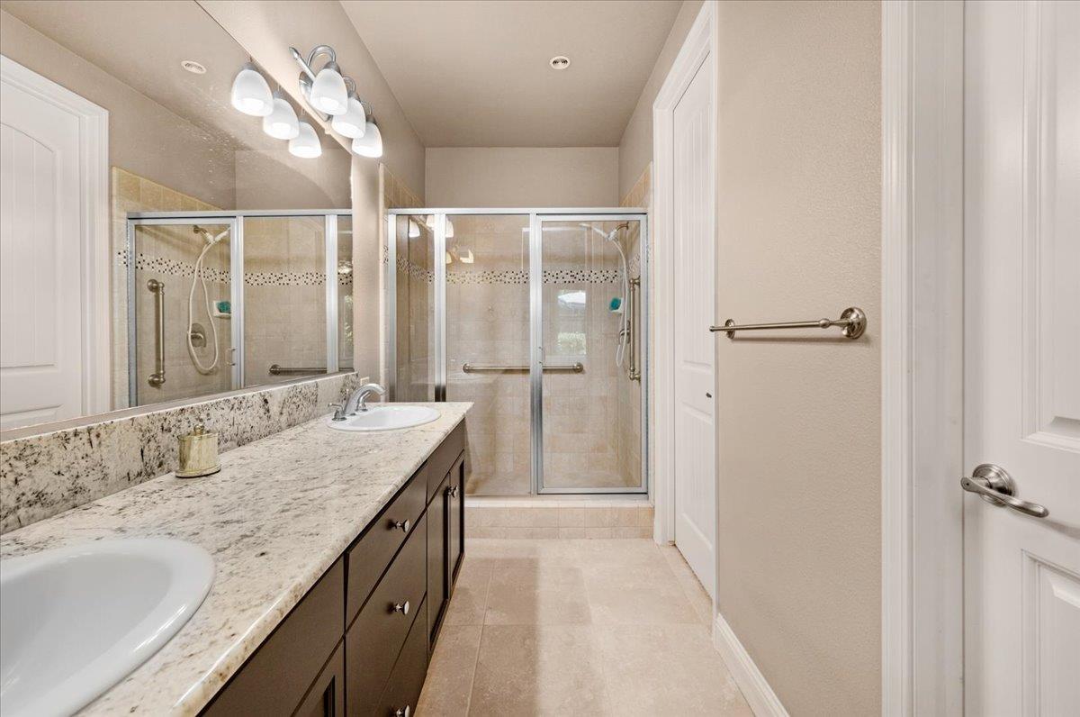 5649 N Romeo Ln, Fresno, CA 93711