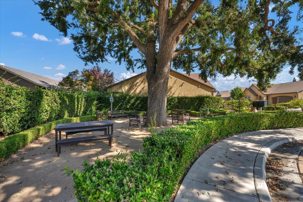 5649 N Romeo Ln, Fresno, CA 93711