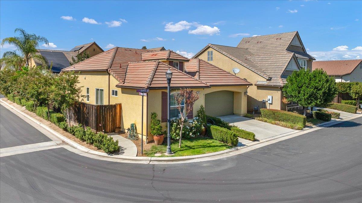 5649 N Romeo Ln, Fresno, CA 93711