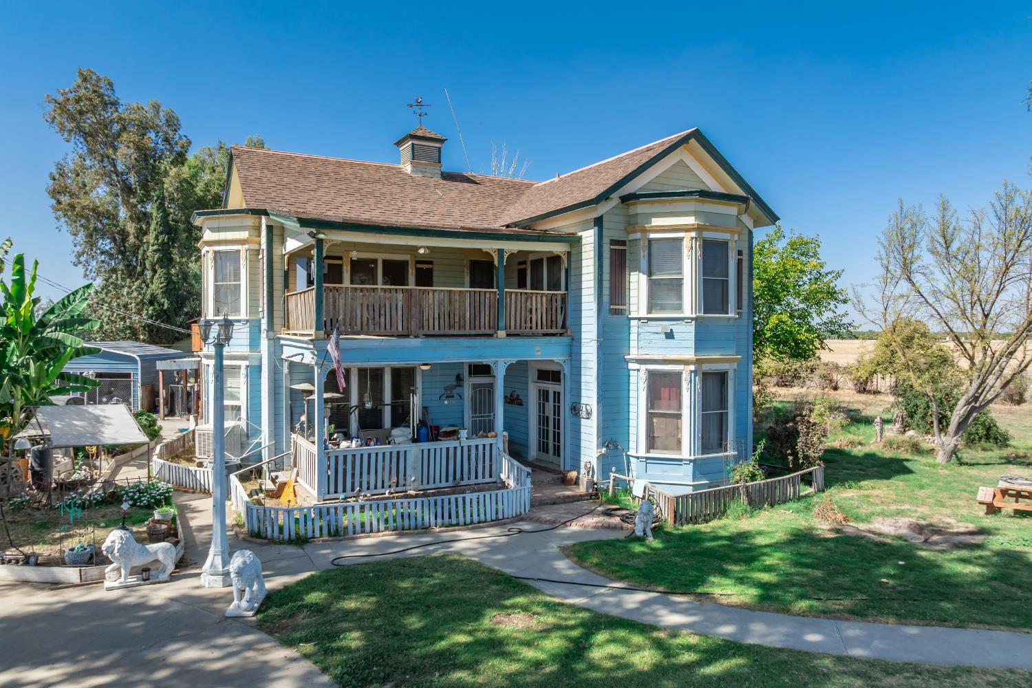 8896 13th Ave, Hanford, CA 93230