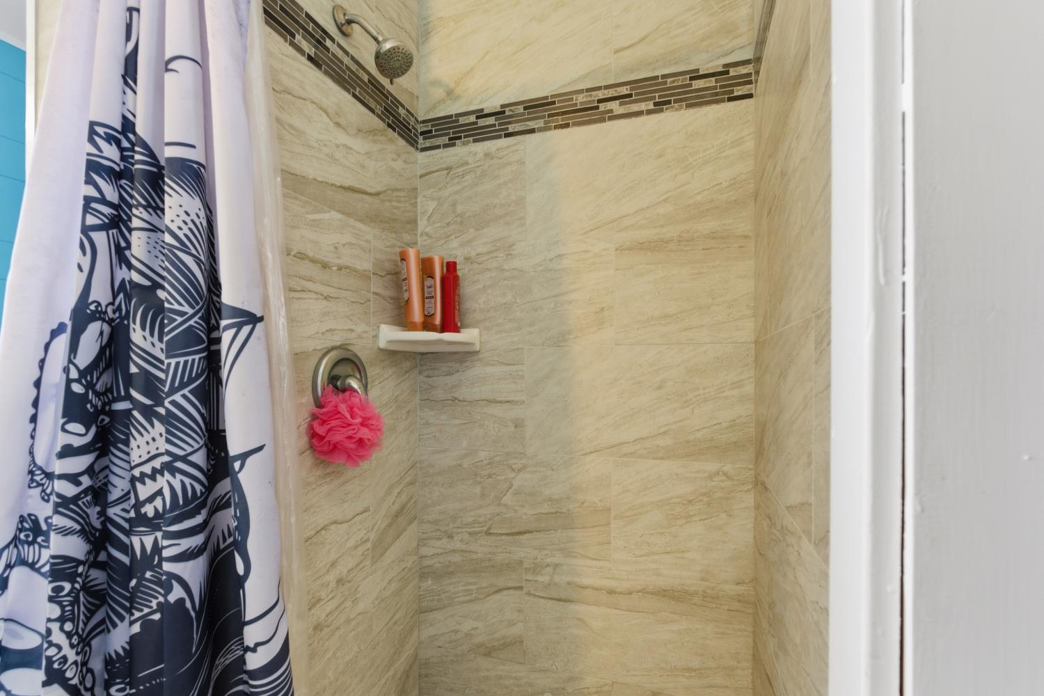 8896 13th Ave, Hanford, CA 93230