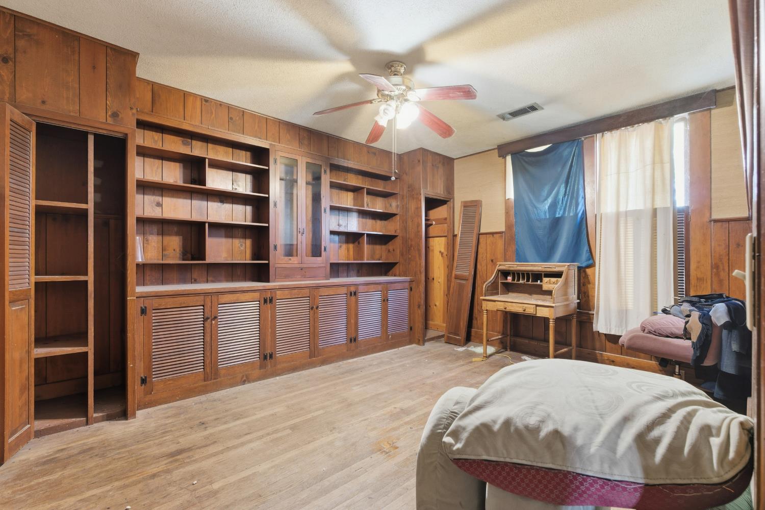 8896 13th Ave, Hanford, CA 93230