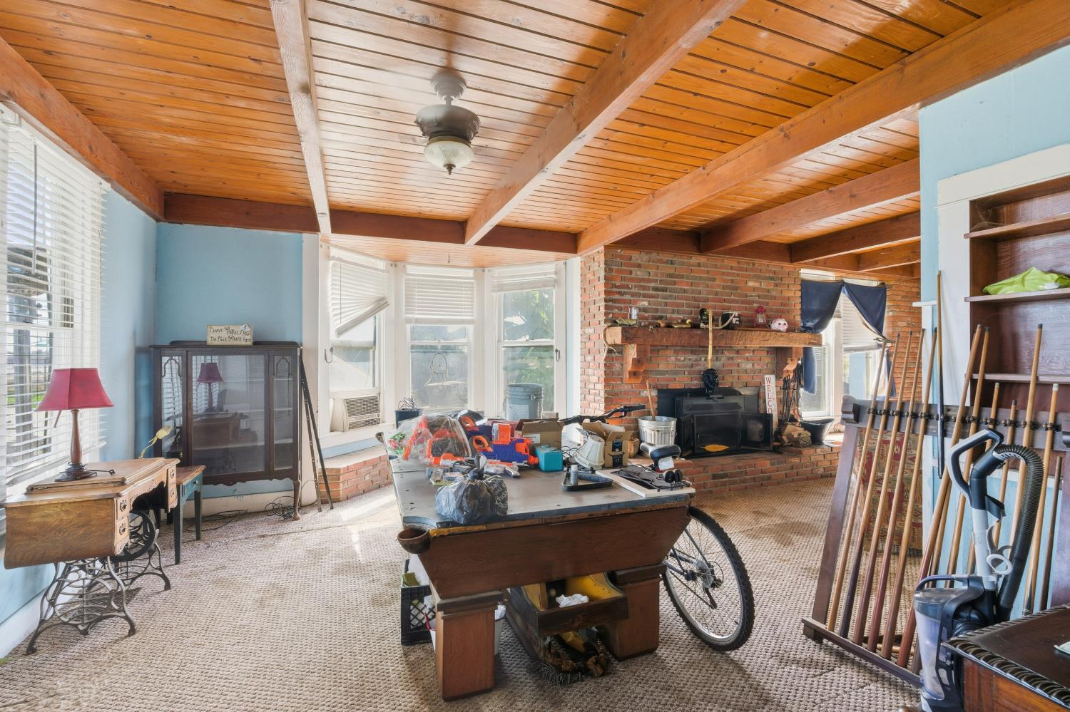 8896 13th Ave, Hanford, CA 93230