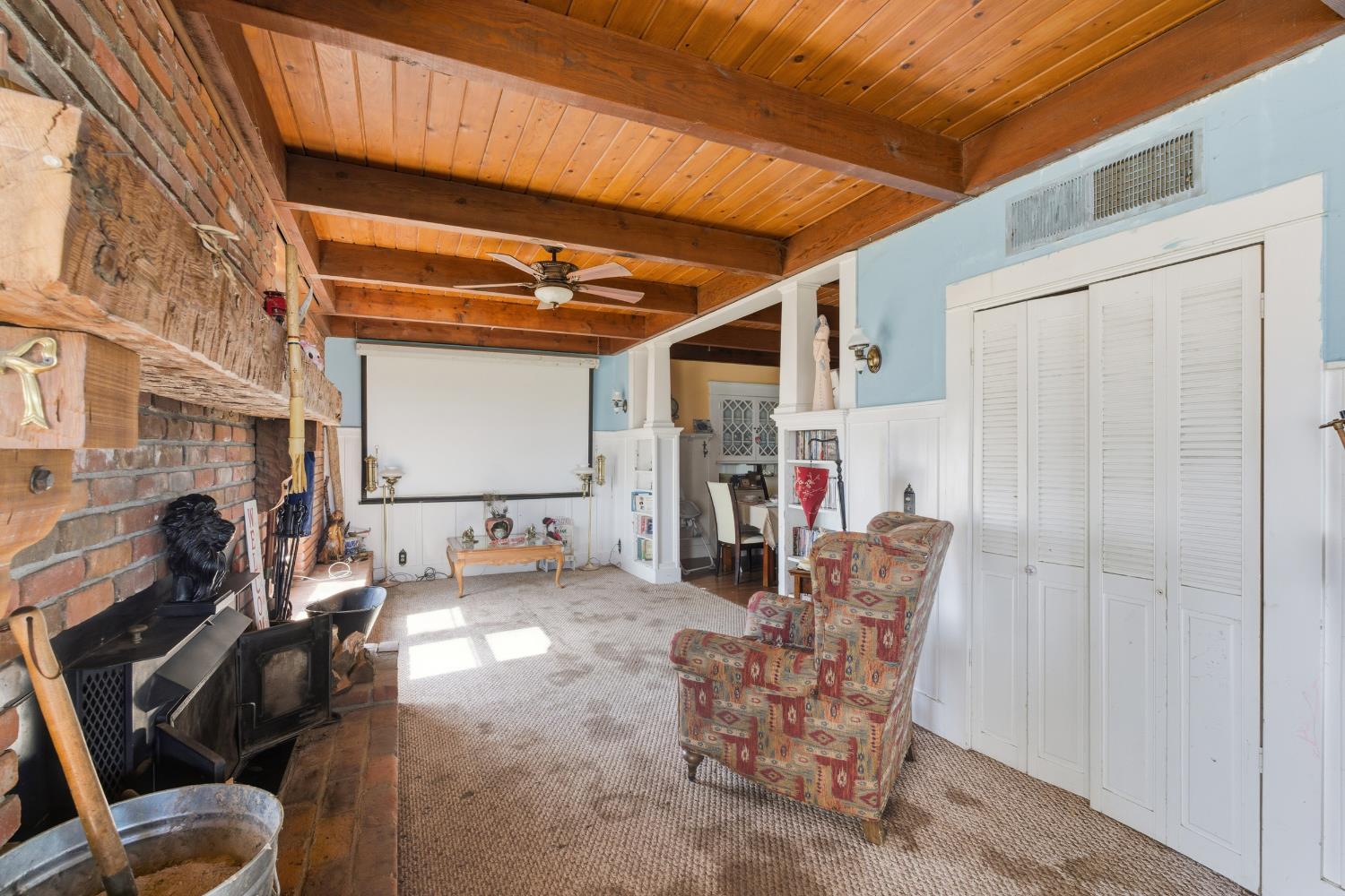 8896 13th Ave, Hanford, CA 93230