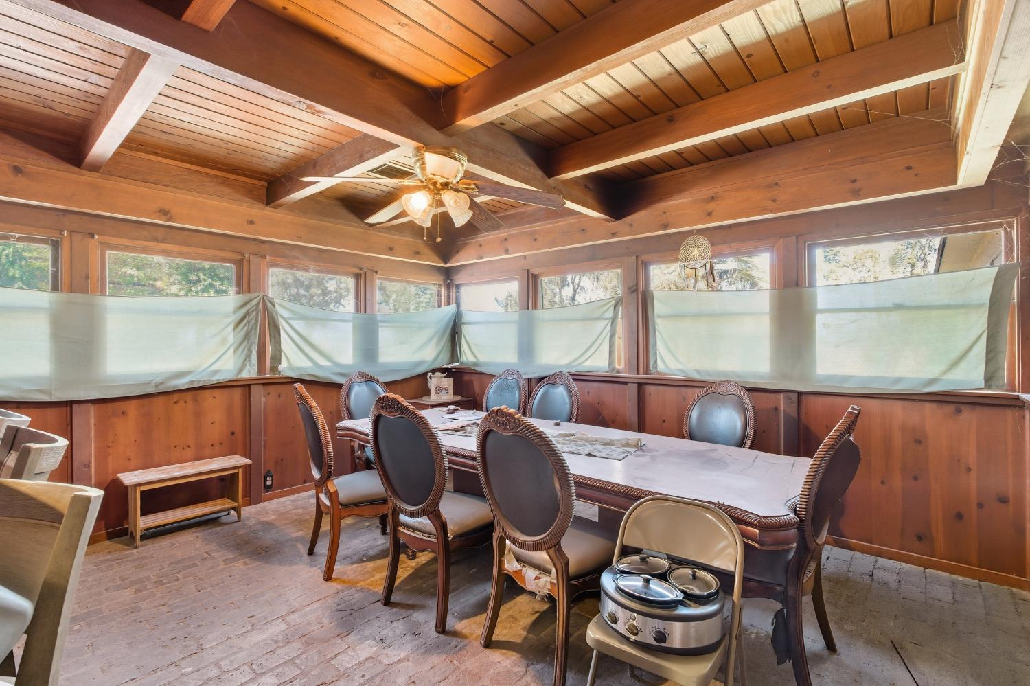 8896 13th Ave, Hanford, CA 93230