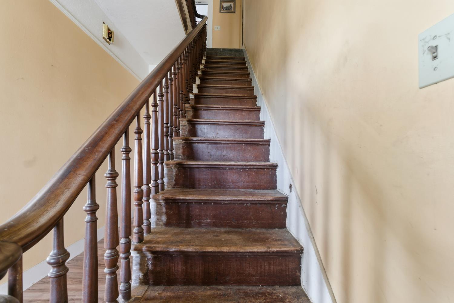 8896 13th Ave, Hanford, CA 93230