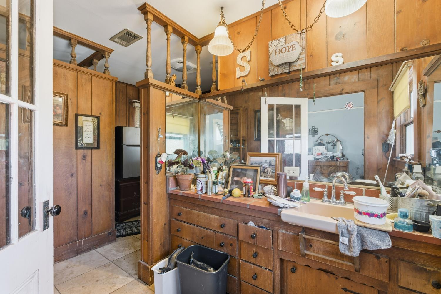 8896 13th Ave, Hanford, CA 93230