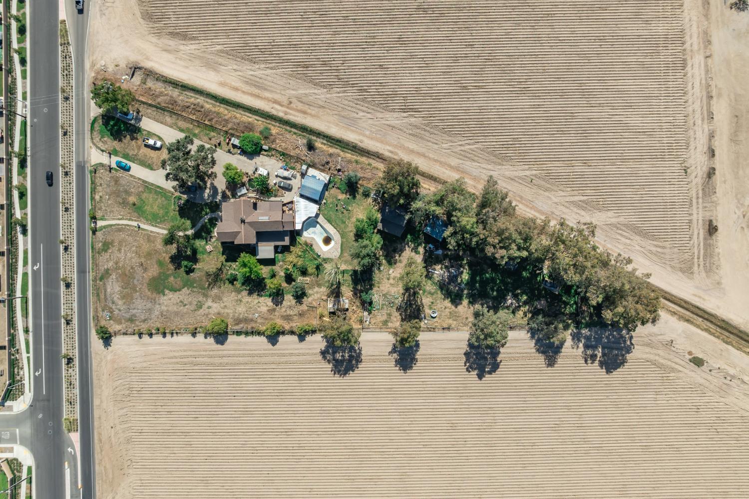 8896 13th Ave, Hanford, CA 93230