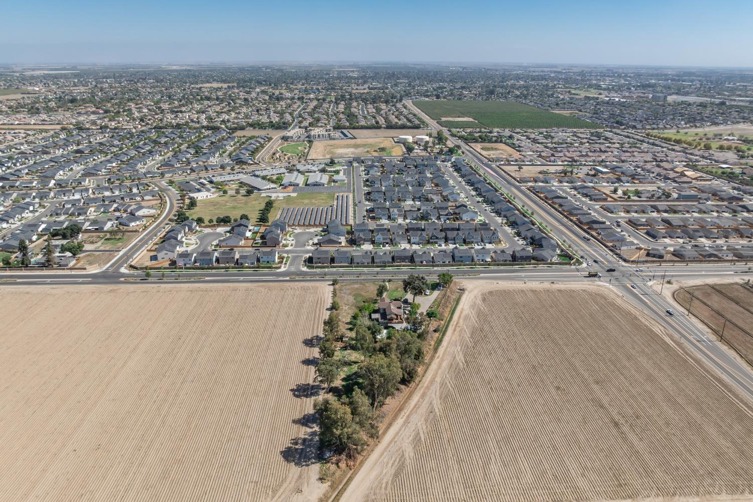 8896 13th Ave, Hanford, CA 93230