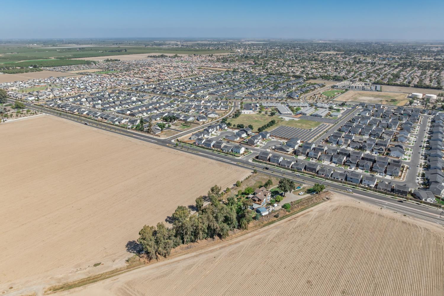 8896 13th Ave, Hanford, CA 93230