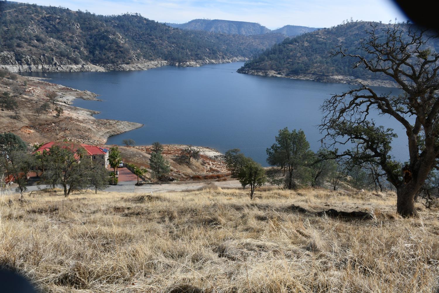 102 Hidden Lake Blvd, Friant, CA 93653