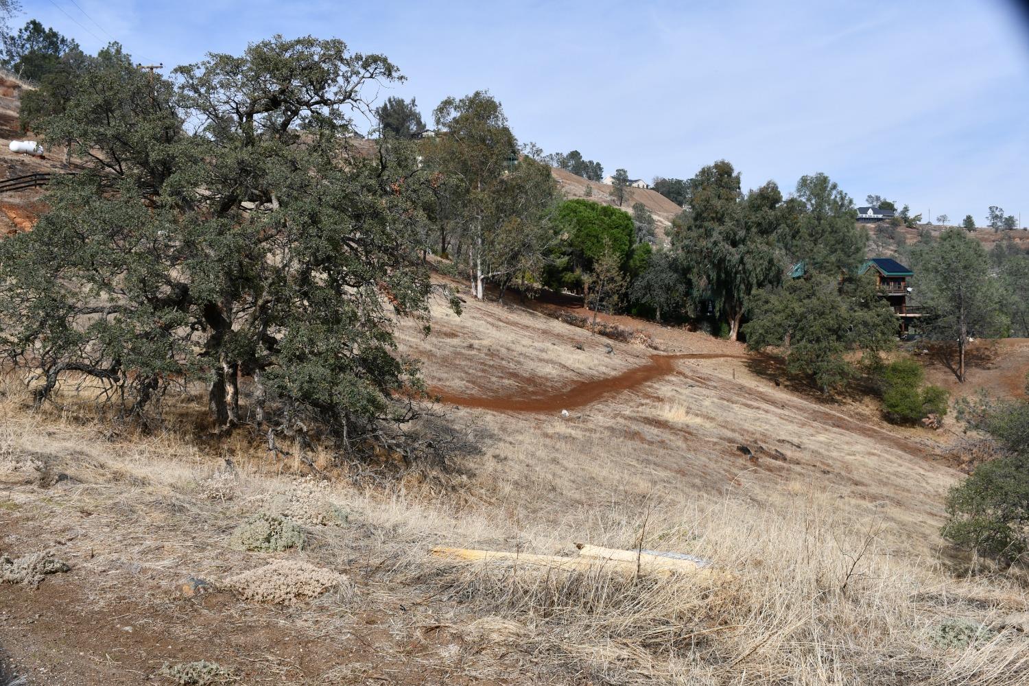 102 Hidden Lake Blvd, Friant, CA 93653