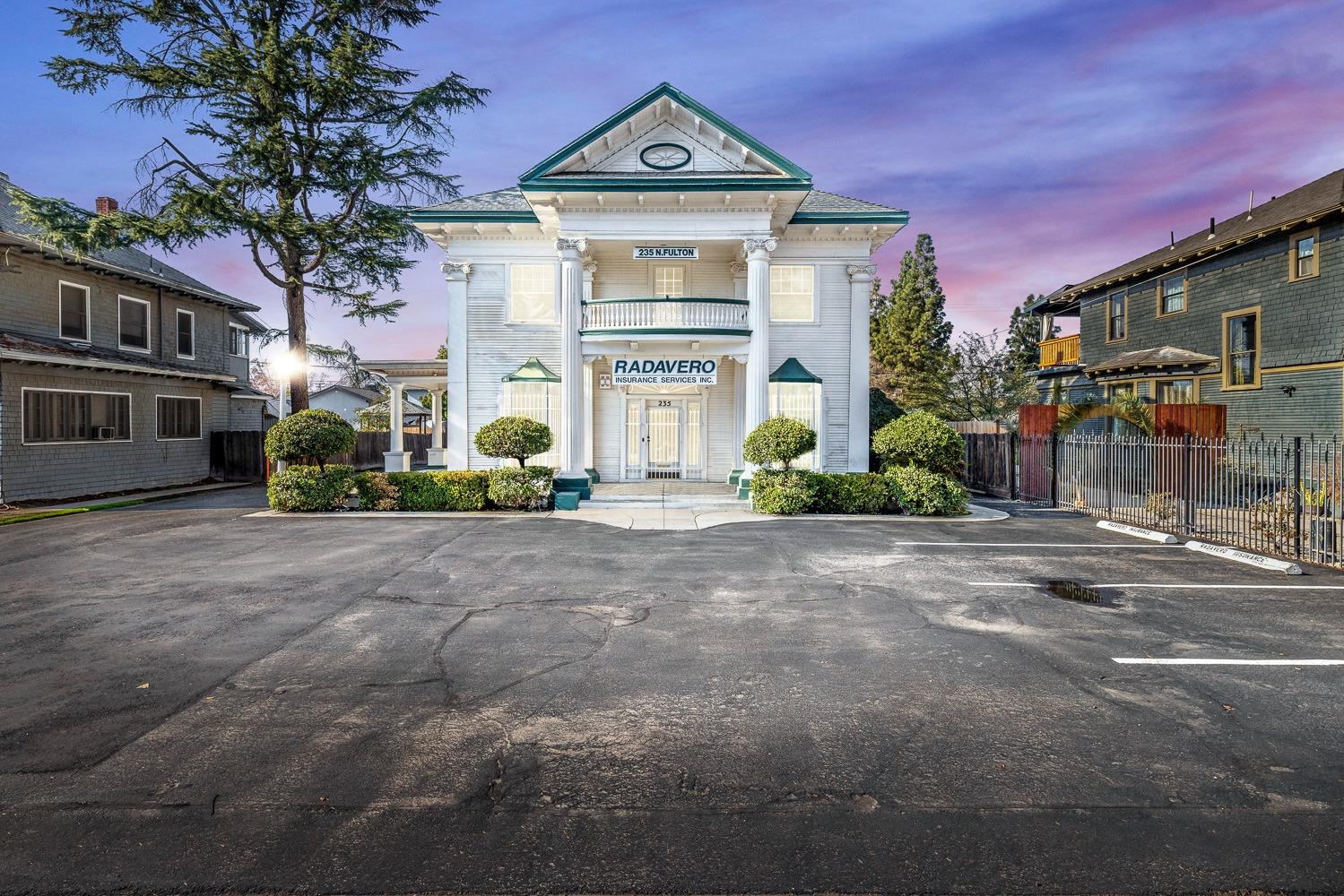 235 N Fulton St, Fresno, CA 93701