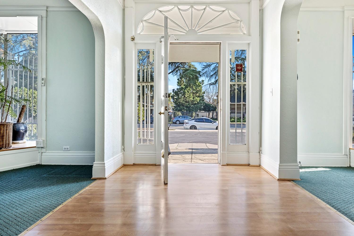 235 N Fulton St, Fresno, CA 93701