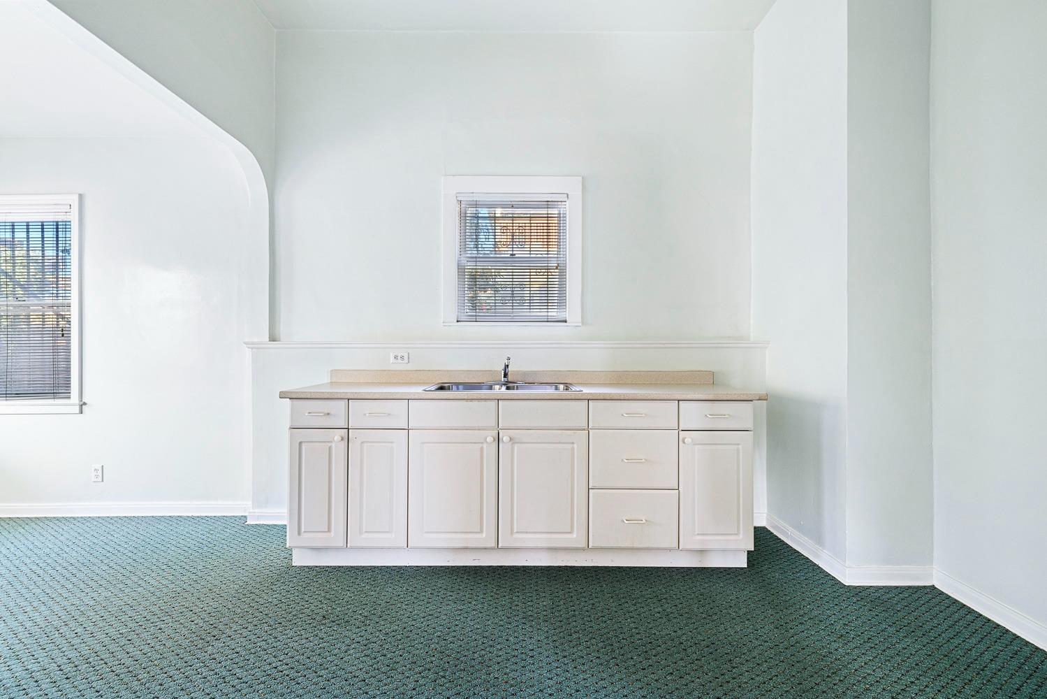 235 N Fulton St, Fresno, CA 93701