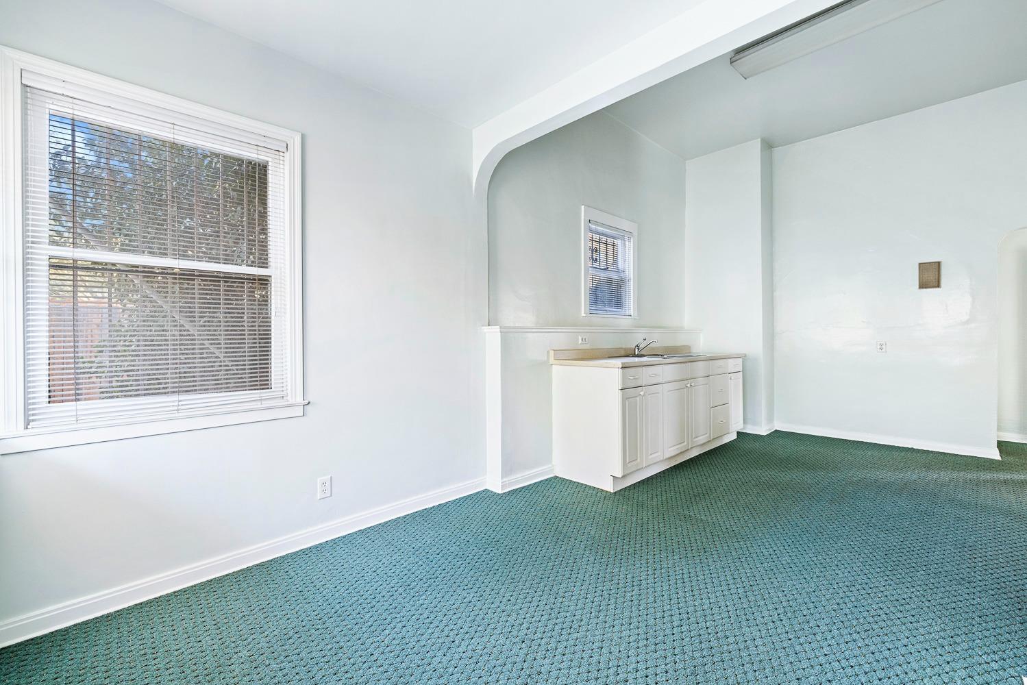 235 N Fulton St, Fresno, CA 93701