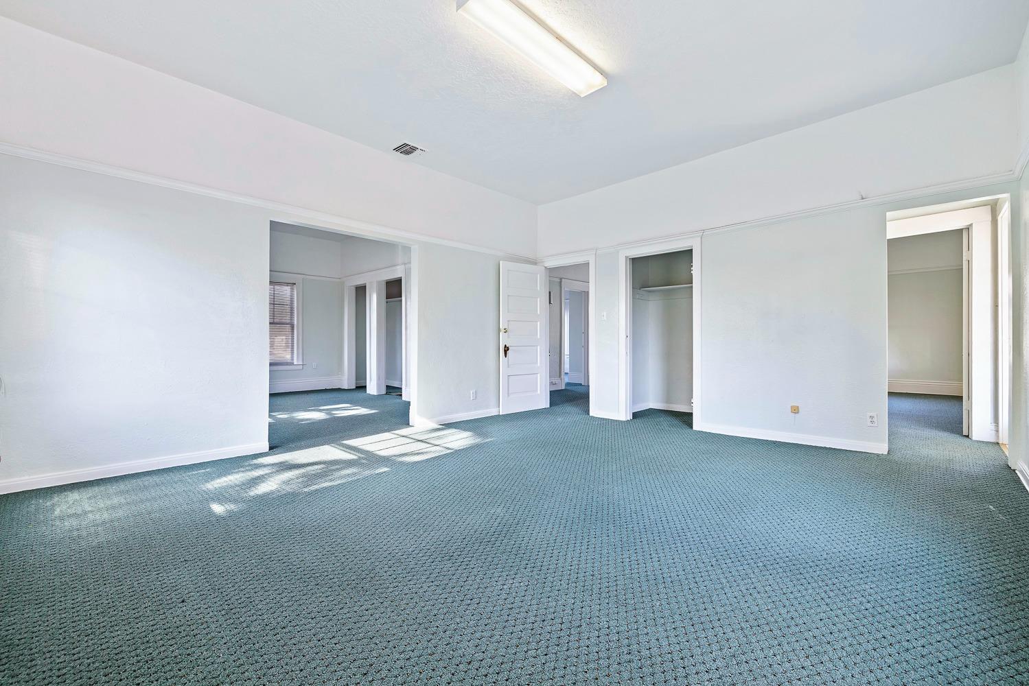 235 N Fulton St, Fresno, CA 93701