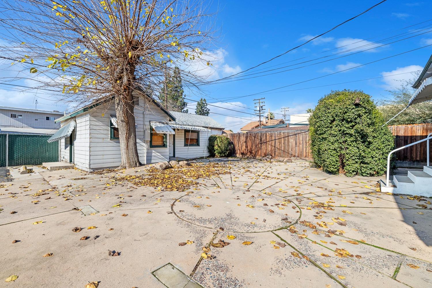 235 N Fulton St, Fresno, CA 93701