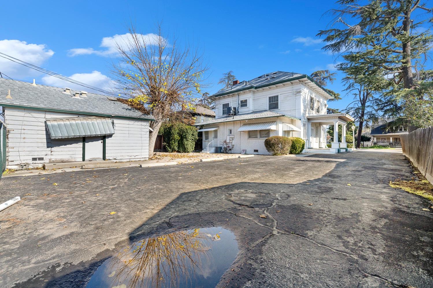 235 N Fulton St, Fresno, CA 93701