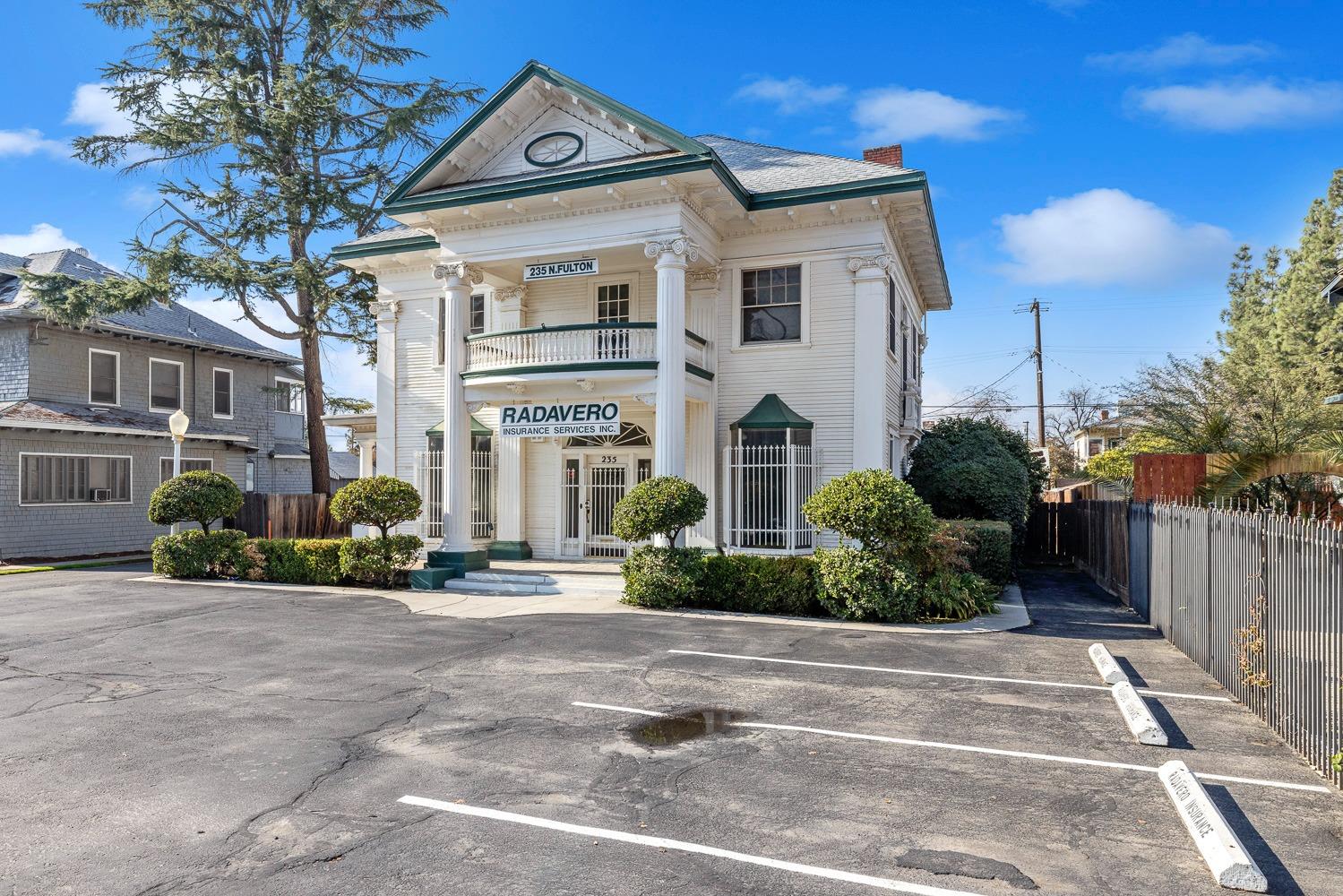 235 N Fulton St, Fresno, CA 93701