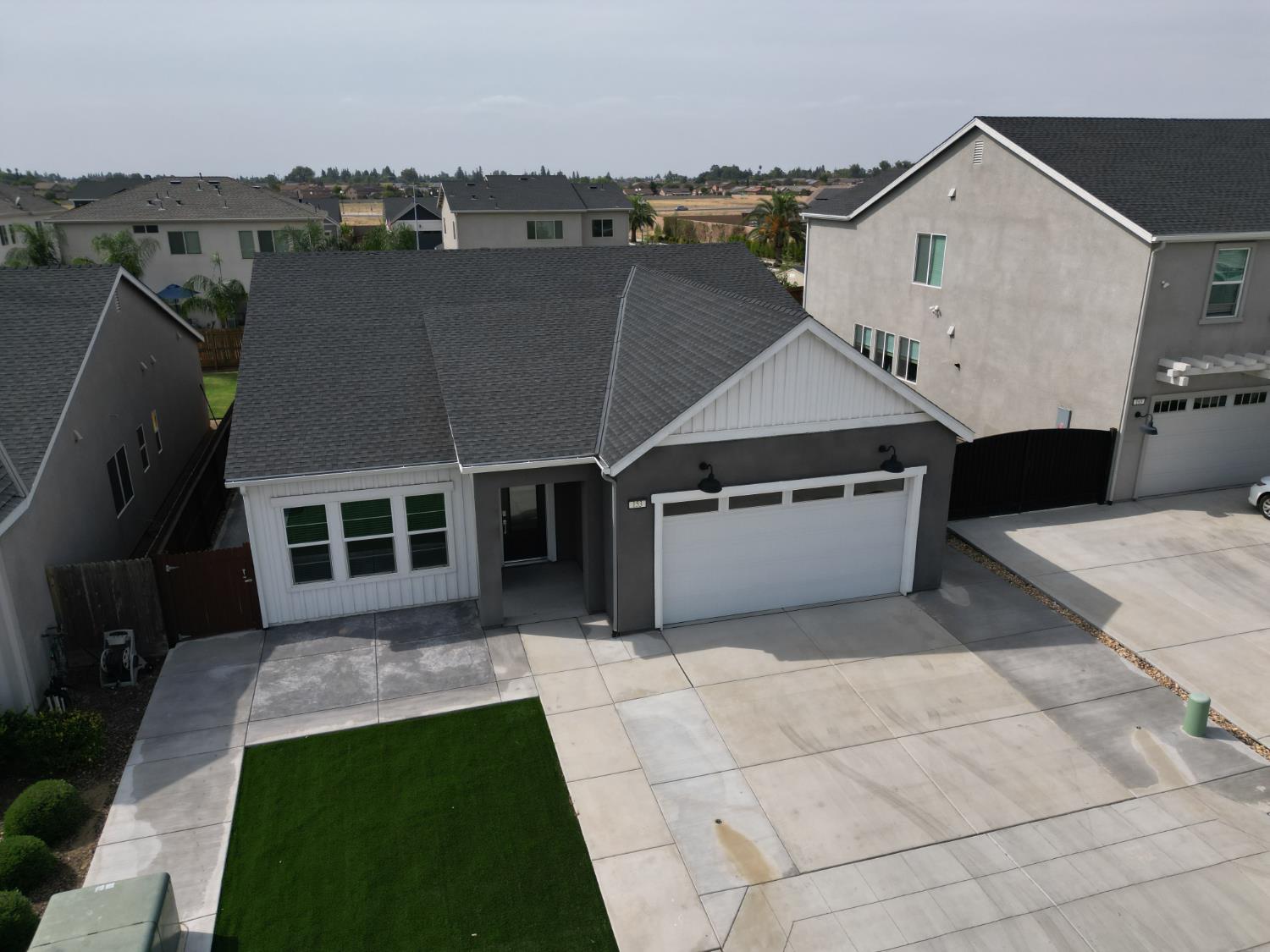 153 N Bliss Ave, Fresno, CA 93727