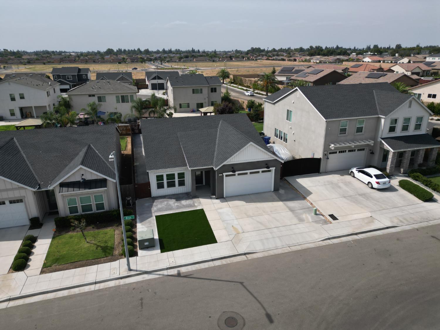 153 N Bliss Ave, Fresno, CA 93727