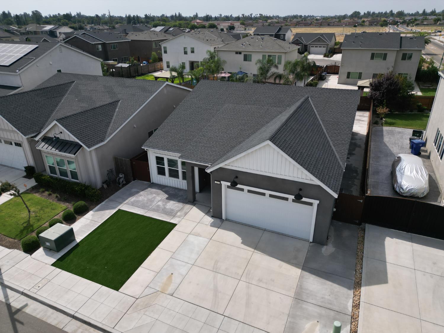 153 N Bliss Ave, Fresno, CA 93727